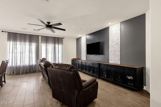 4560 S SPRINGS Drive, Chandler, AZ 85249