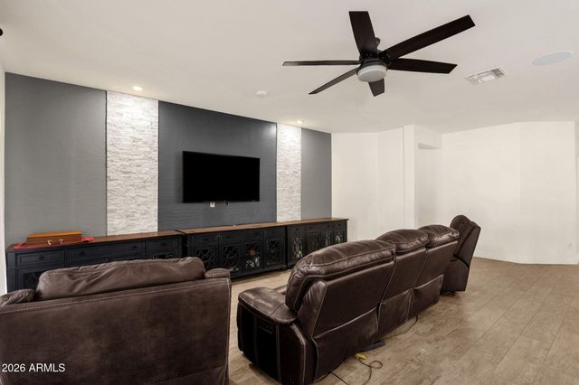 4560 S SPRINGS Drive, Chandler, AZ 85249