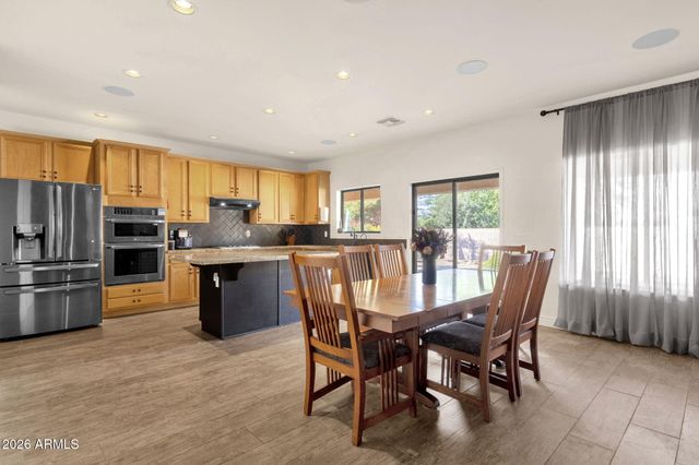 4560 S SPRINGS Drive, Chandler, AZ 85249