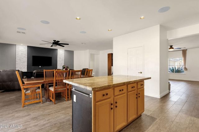 4560 S SPRINGS Drive, Chandler, AZ 85249