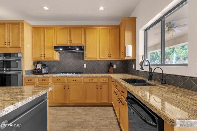 4560 S SPRINGS Drive, Chandler, AZ 85249