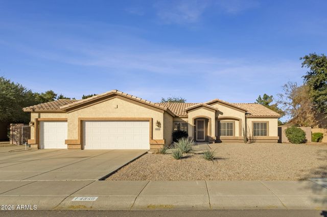 4560 S SPRINGS Drive, Chandler, AZ 85249
