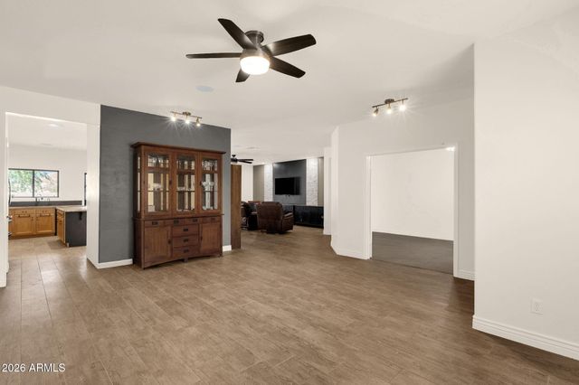 4560 S SPRINGS Drive, Chandler, AZ 85249