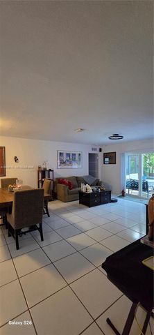 7715 SW 9th St, North Lauderdale, FL 33068