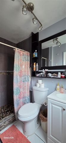 7715 SW 9th St, North Lauderdale, FL 33068