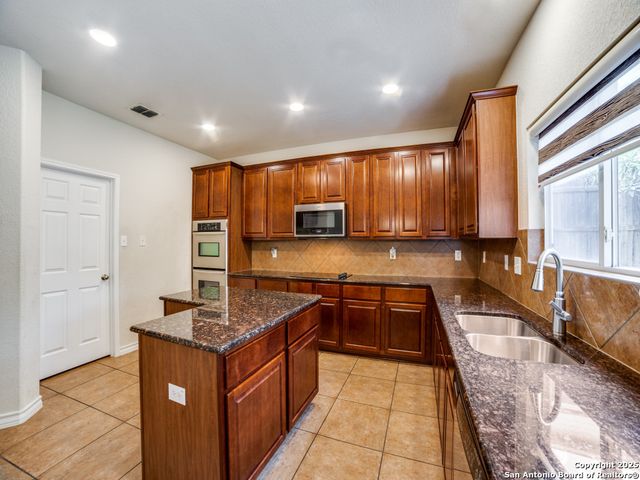 7618 Mission Point, Boerne, TX 78015