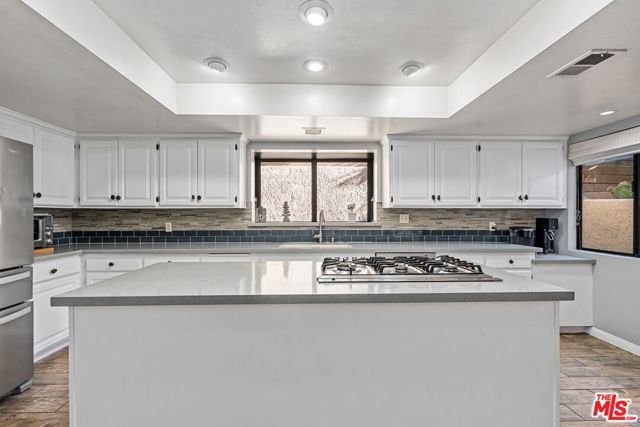 23620 Clover Trail, Calabasas, CA 91302