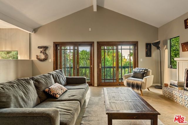 23620 Clover Trail, Calabasas, CA 91302