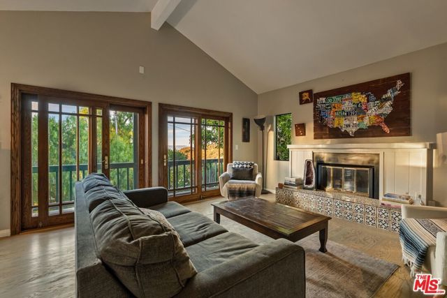 23620 Clover Trail, Calabasas, CA 91302