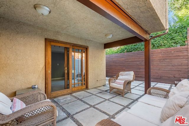 23620 Clover Trail, Calabasas, CA 91302
