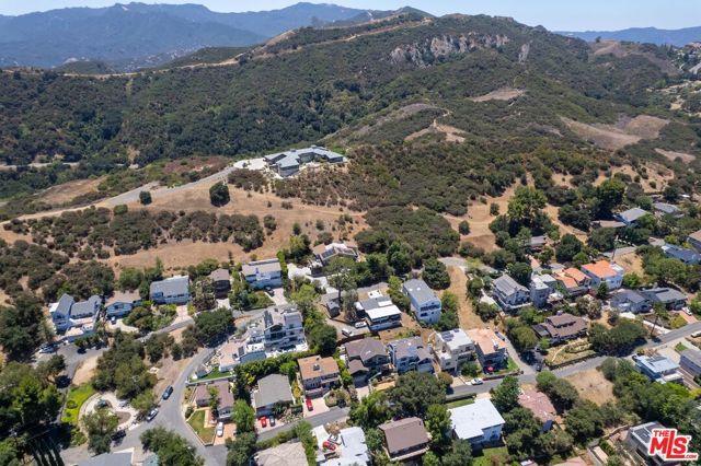 23620 Clover Trail, Calabasas, CA 91302