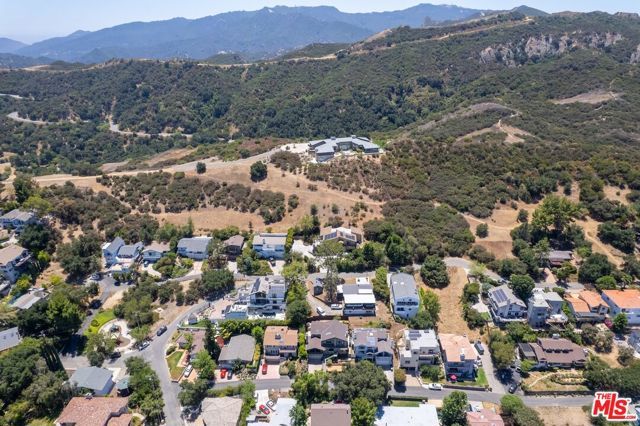 23620 Clover Trail, Calabasas, CA 91302