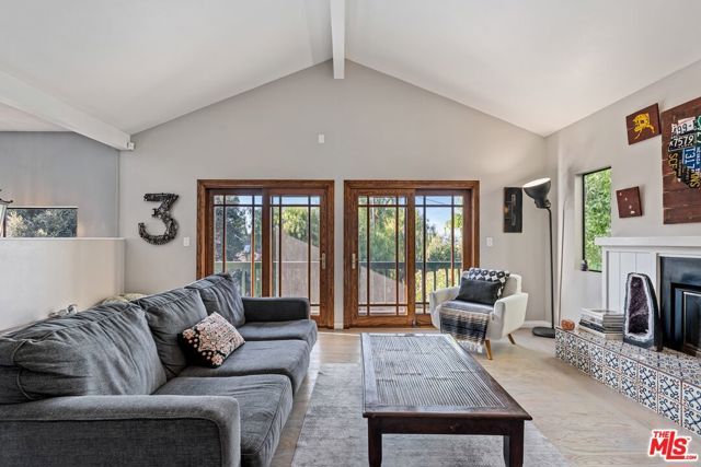 23620 Clover Trail, Calabasas, CA 91302