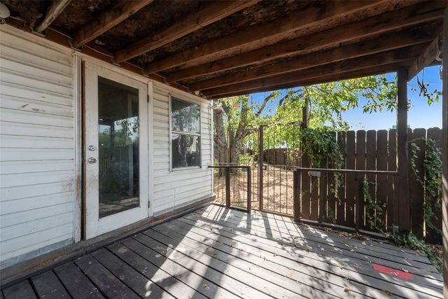 1017 Clarence Street W, Fort Worth, TX 76117