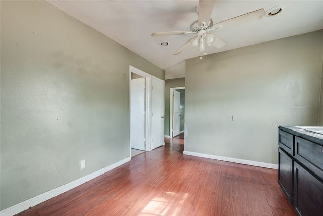 1017 Clarence Street W, Fort Worth, TX 76117