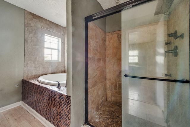 1017 Clarence Street W, Fort Worth, TX 76117