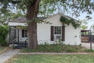 1017 Clarence Street W, Fort Worth, TX 76117