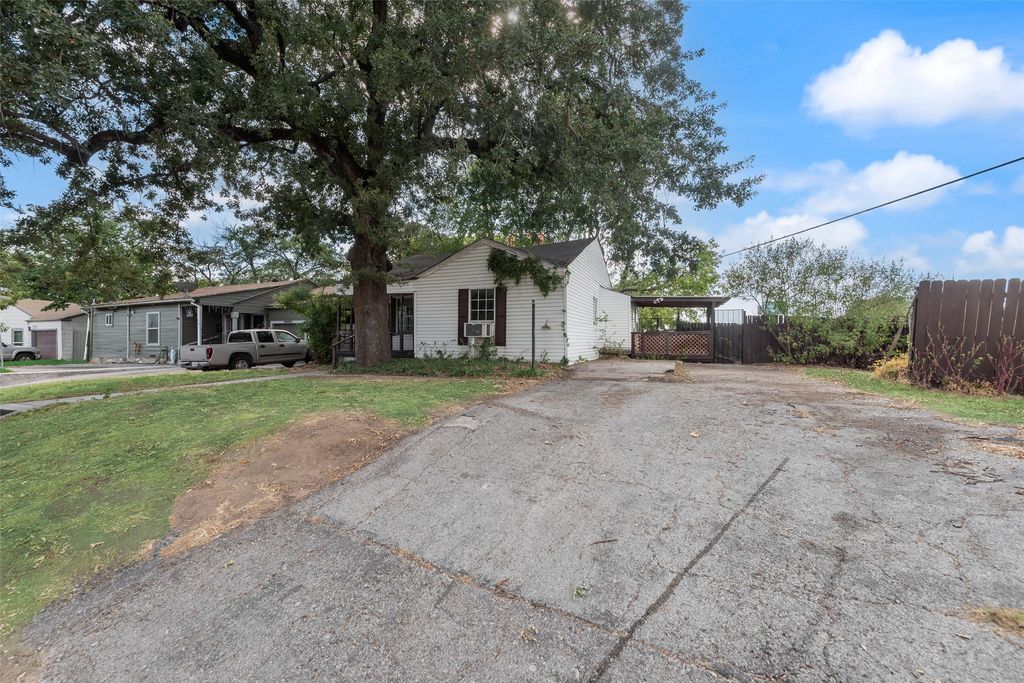 1017 Clarence Street W, Fort Worth, TX 76117 — photo 2