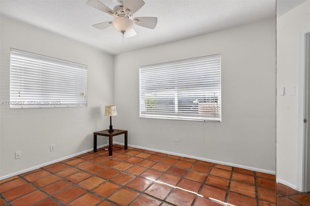 6711 NW 72nd St, Tamarac, FL 33321