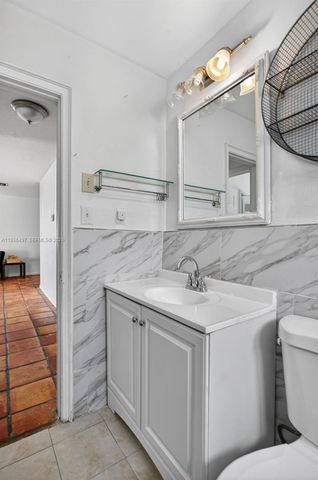 6711 NW 72nd St, Tamarac, FL 33321