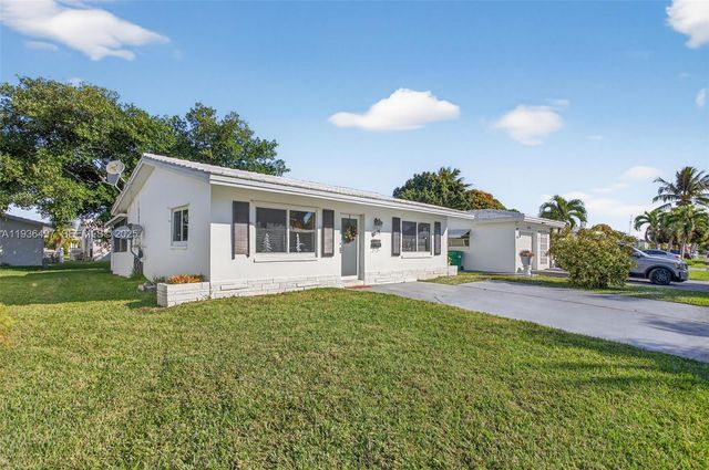 6711 NW 72nd St, Tamarac, FL 33321
