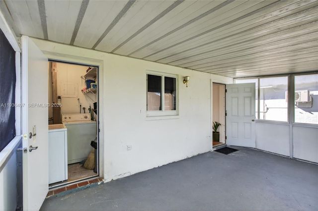 6711 NW 72nd St, Tamarac, FL 33321