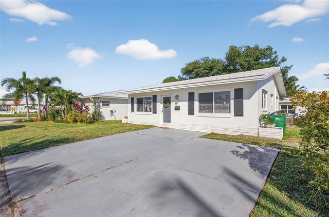 6711 NW 72nd St, Tamarac, FL 33321