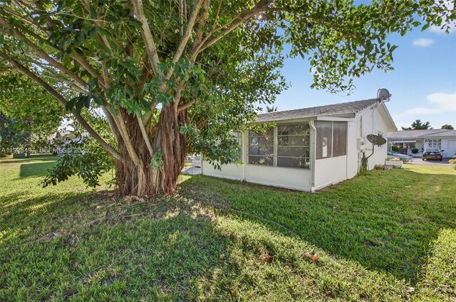 6711 NW 72nd St, Tamarac, FL 33321