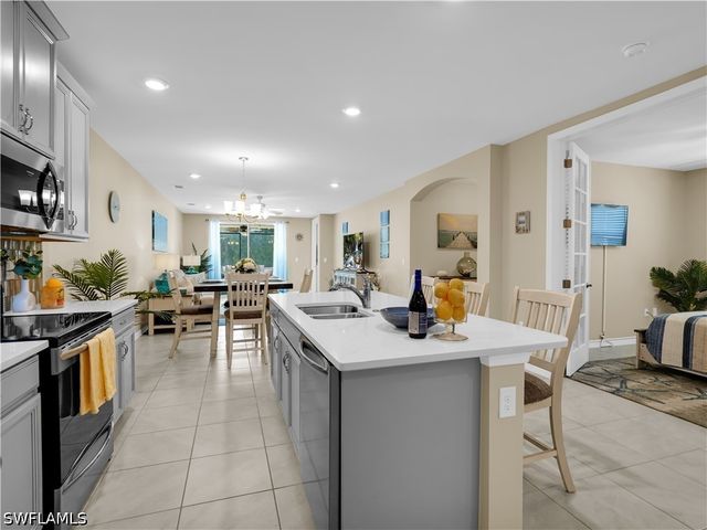 14695 Edgewater CIR, Naples, FL 34114