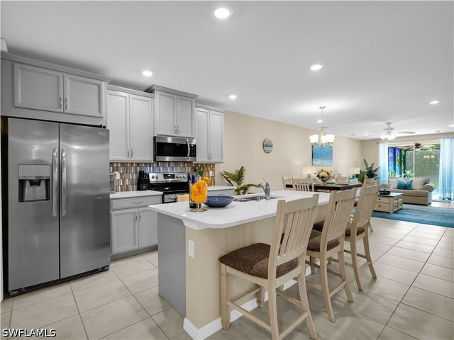 14695 Edgewater CIR, Naples, FL 34114