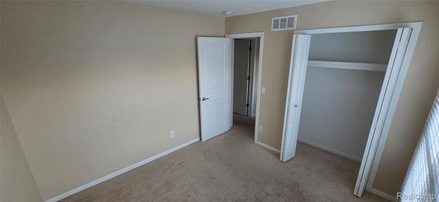 380 Huntington Court, Rochester Hills, MI 48307