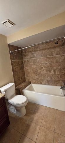 380 Huntington Court, Rochester Hills, MI 48307