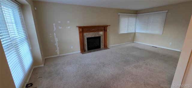 380 Huntington Court, Rochester Hills, MI 48307
