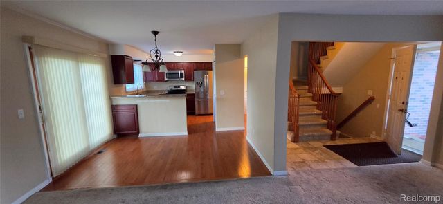380 Huntington Court, Rochester Hills, MI 48307