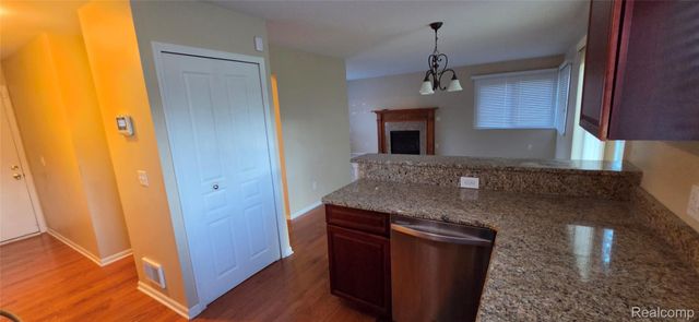 380 Huntington Court, Rochester Hills, MI 48307