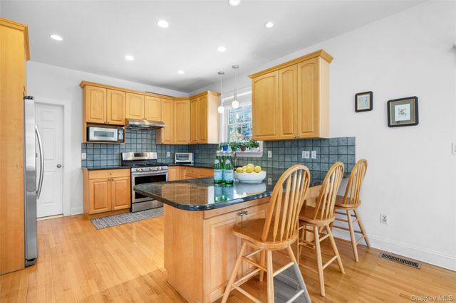 218 Seventh Avenue, Pelham, NY 10803