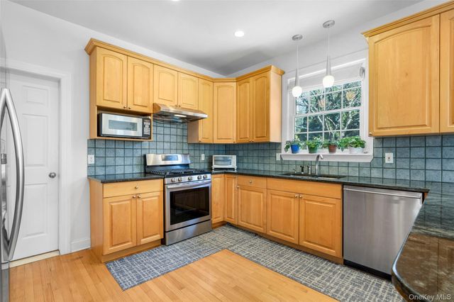 218 Seventh Avenue, Pelham, NY 10803