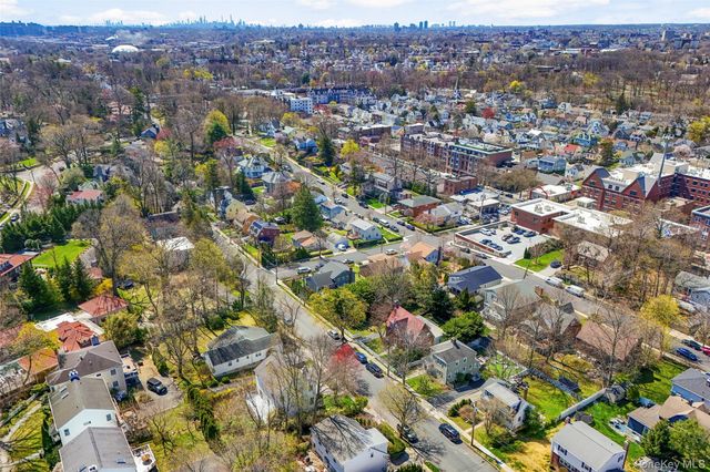 218 Seventh Avenue, Pelham, NY 10803
