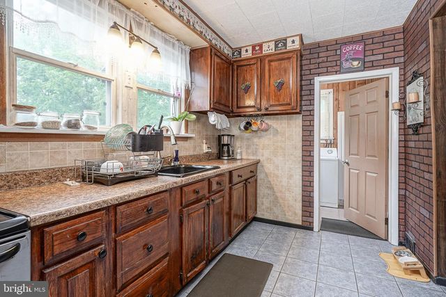 218 W PARK AVE, Vineland, NJ 08360