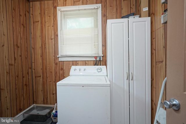 218 W PARK AVE, Vineland, NJ 08360