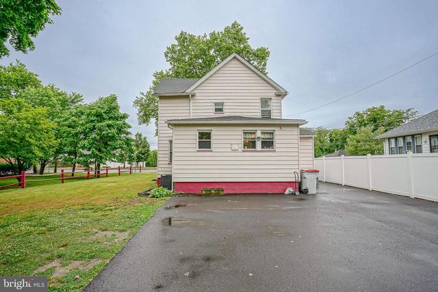 218 W PARK AVE, Vineland, NJ 08360