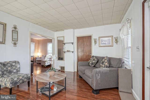 218 W PARK AVE, Vineland, NJ 08360