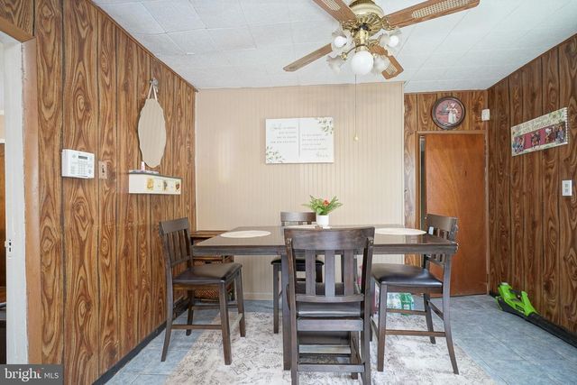 218 W PARK AVE, Vineland, NJ 08360