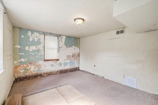 316 S Garfield AVENUE, Port Washington, WI 53074