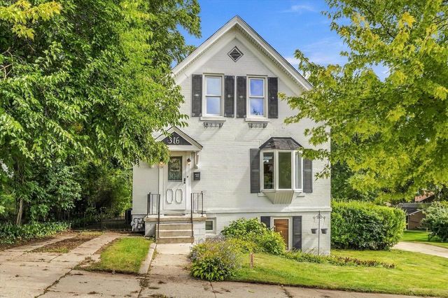 316 S Garfield AVENUE, Port Washington, WI 53074