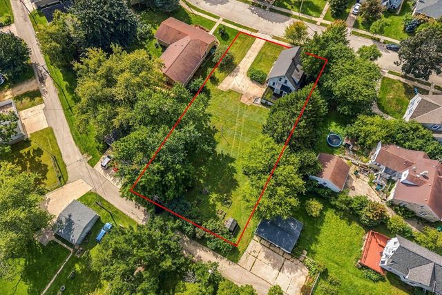 316 S Garfield AVENUE, Port Washington, WI 53074