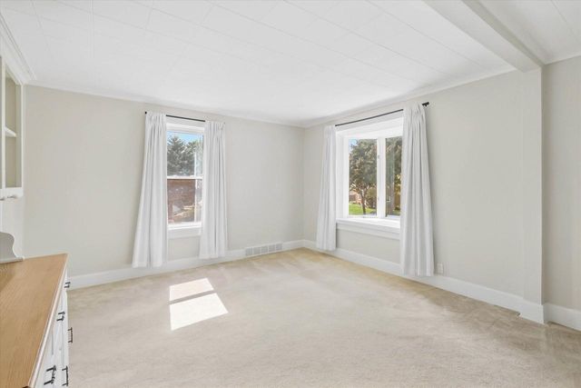 316 S Garfield AVENUE, Port Washington, WI 53074
