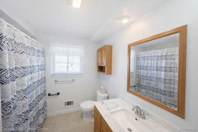 32600 Haggerty Drive, Roseville, MI 48066