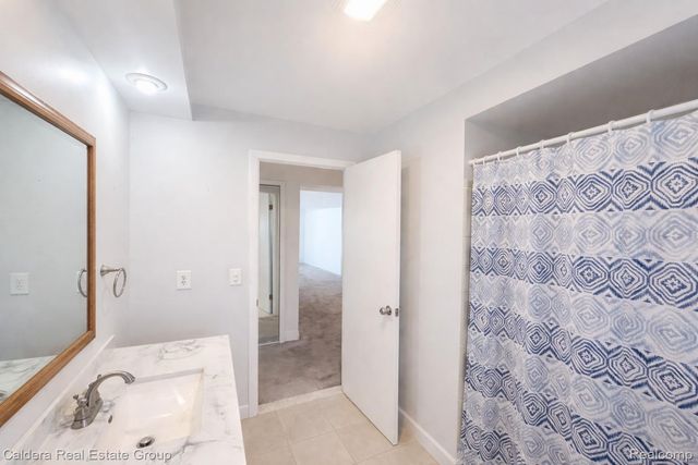 32600 Haggerty Drive, Roseville, MI 48066