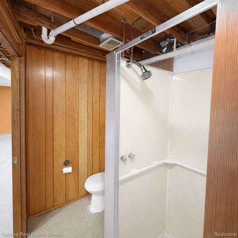 32600 Haggerty Drive, Roseville, MI 48066